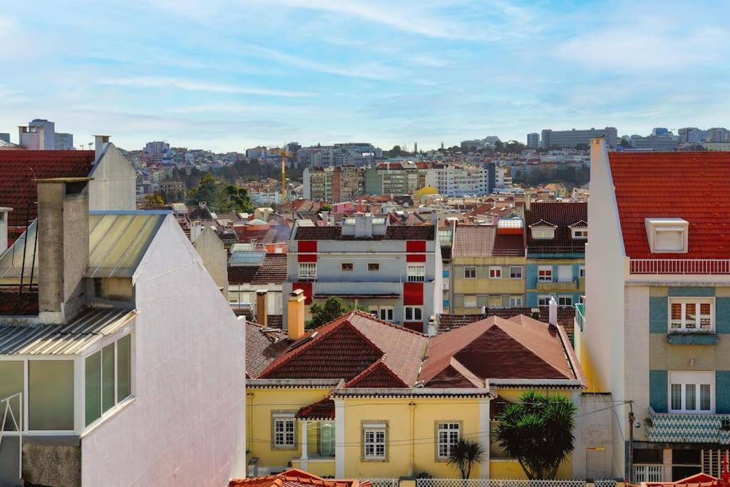 Lisbon Central Apartment With Balcony Екстер'єр фото